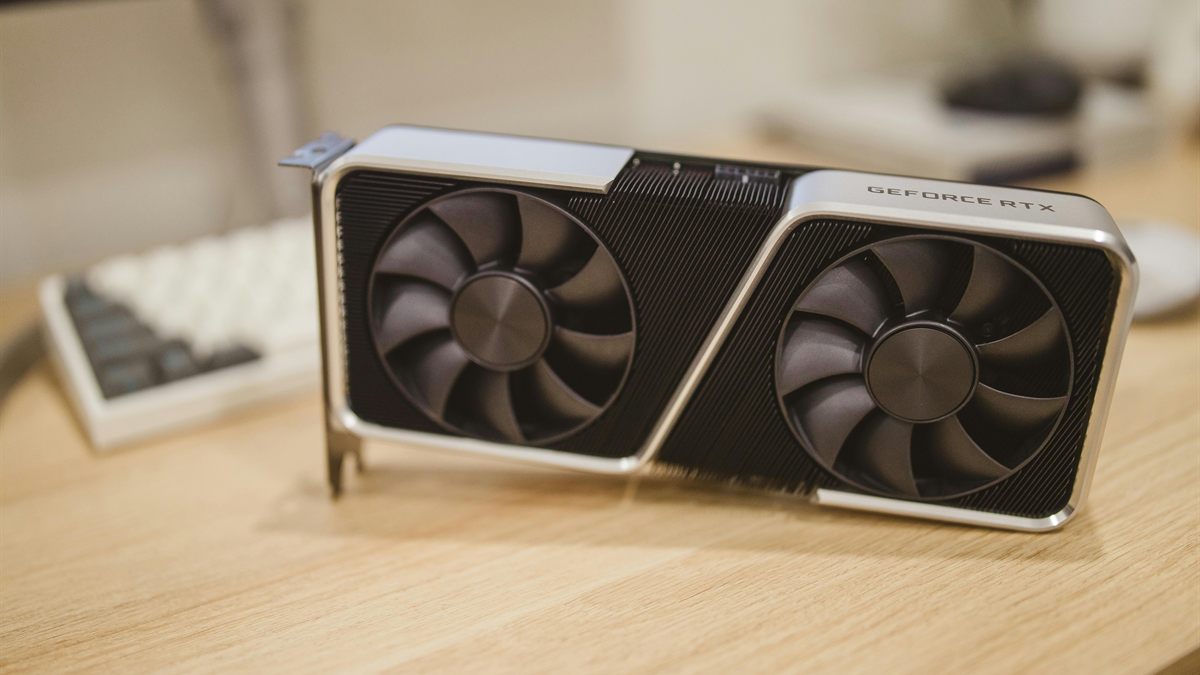 Tarjeta de video GeForce RTX sobre un escritorio